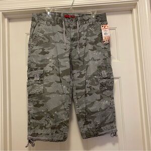 UNIONBAY Camouflage Cargo Shorts, size 13